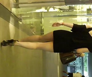 Khổng lồ ấn xxx thu com độ ngực ở phía trước của webcam