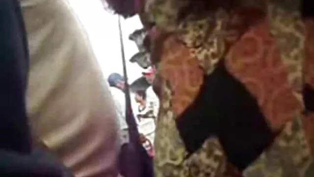 Vợ xxx thu va nguoi tình, Anh hàng xóm cam