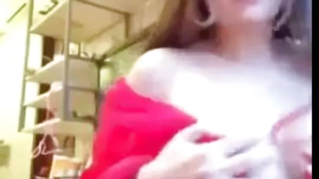 Các cô gái của West nữ đang cố sex xxx thu gắng để ăn âm đạo