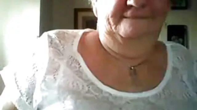 Ông thấy Bà xxx chó chơi một cô gái