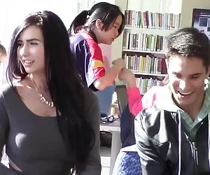 Brown Vanessa xxx sex nguoi va thu điên với một lớn, tối da cực.