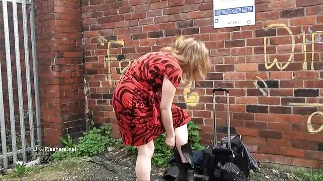 Thôi xxx sex nguoi va thu nào, pháo hoa thôi nào, Sarah bitch